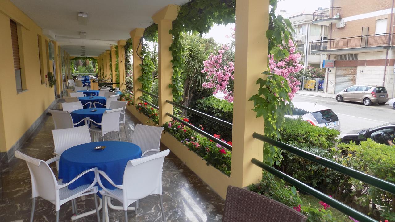 Hotel Parco San Benedetto del Tronto Buitenkant foto